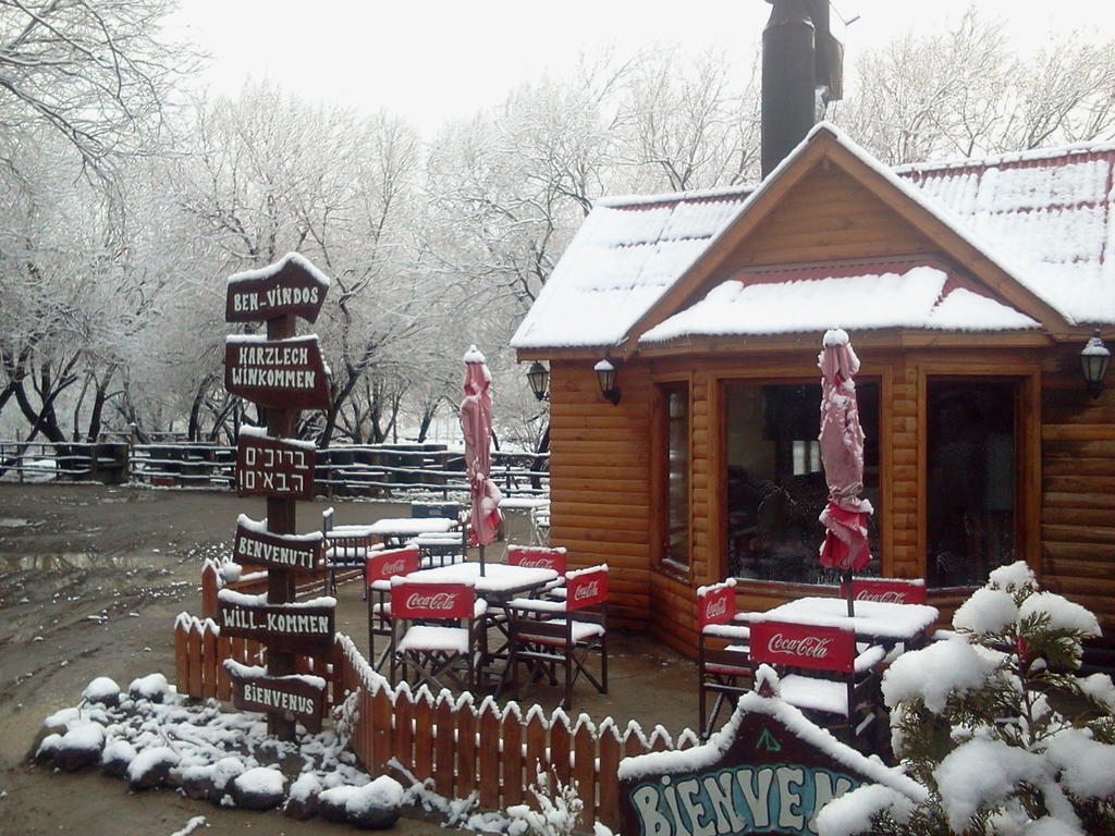 Camping Y Hostal El Ovejero El Calafate Exterior photo