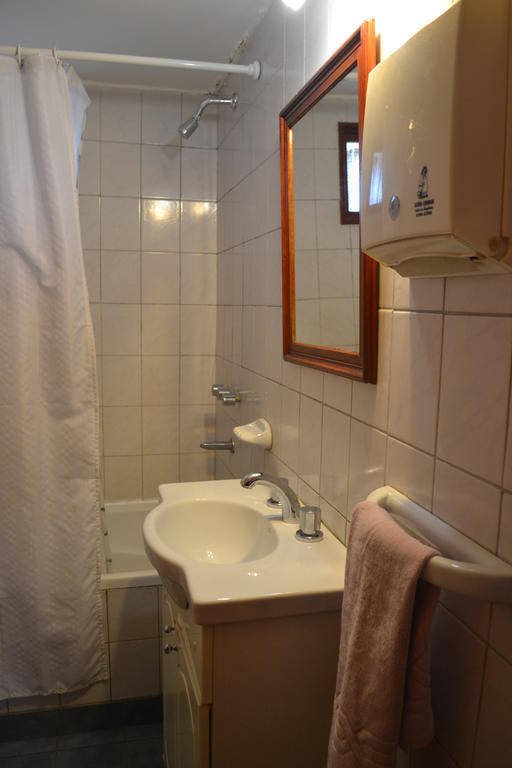 Camping Y Hostal El Ovejero El Calafate Room photo