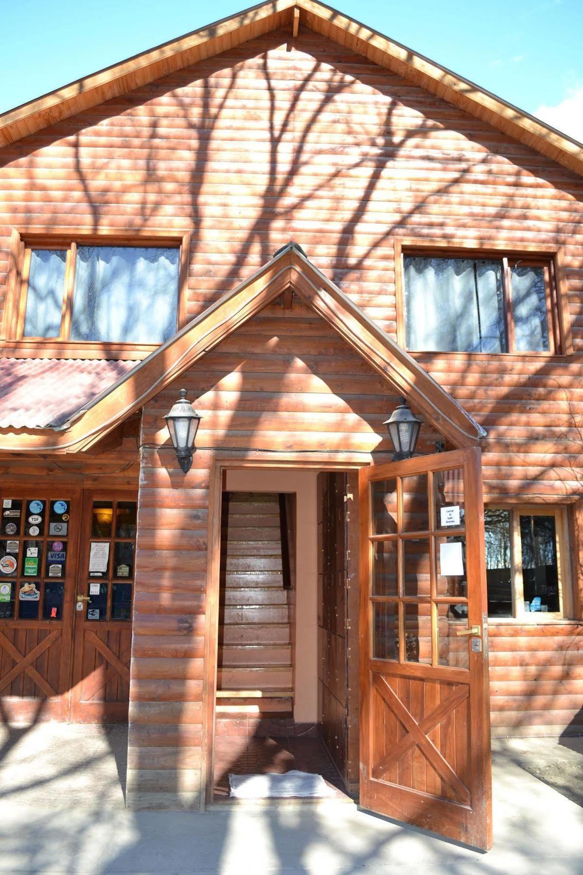 Camping Y Hostal El Ovejero El Calafate Exterior photo
