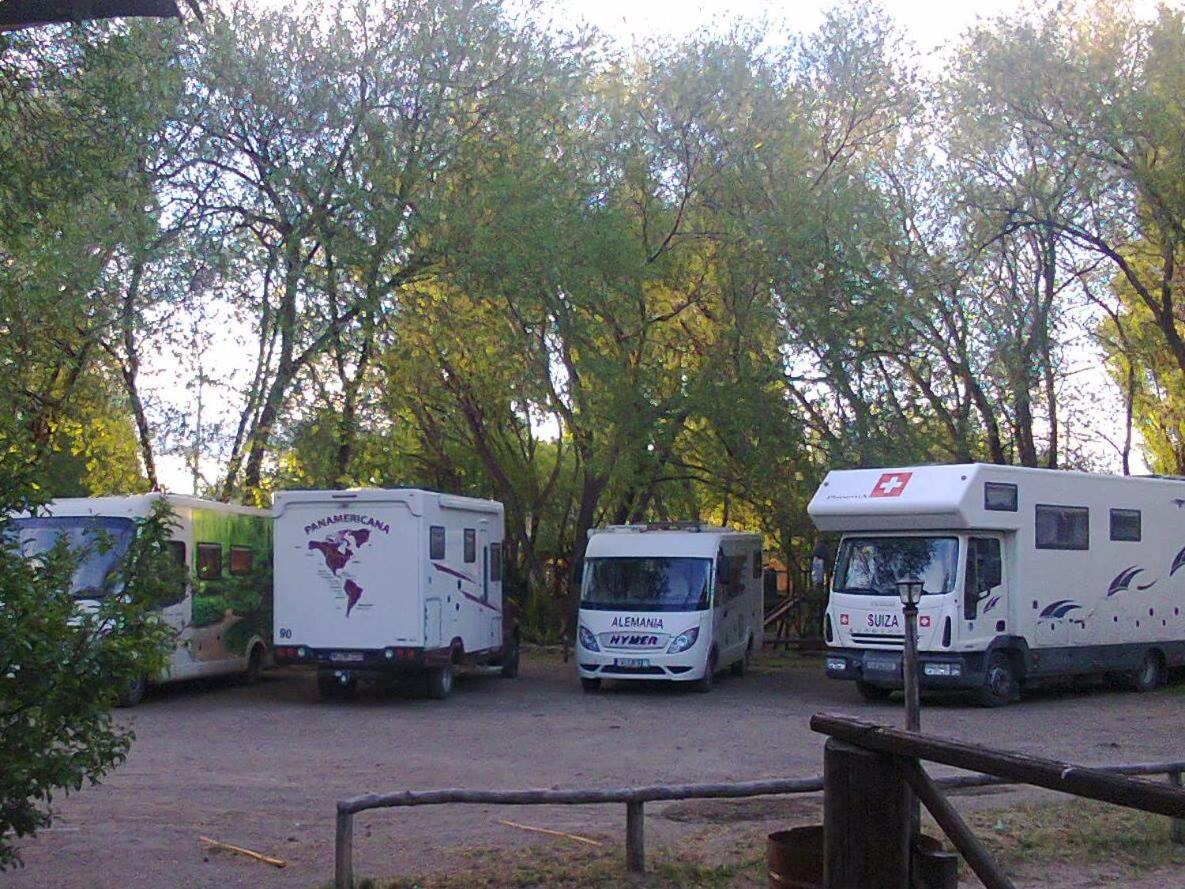 Camping Y Hostal El Ovejero El Calafate Exterior photo