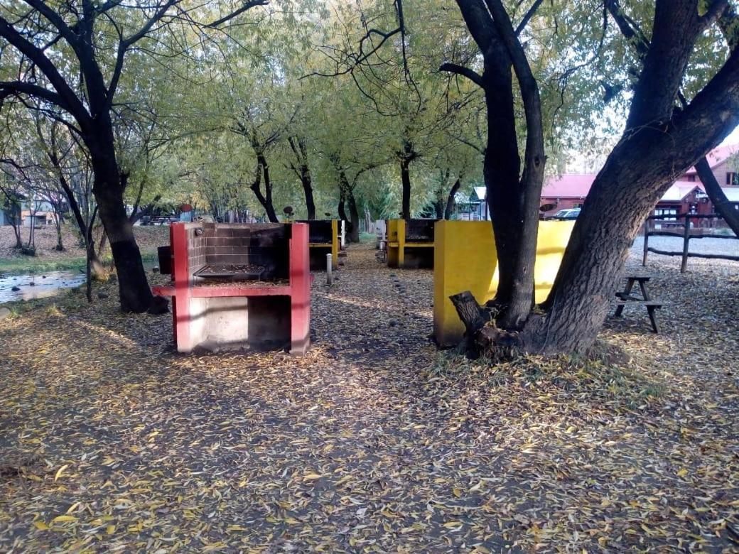 Camping Y Hostal El Ovejero El Calafate Exterior photo
